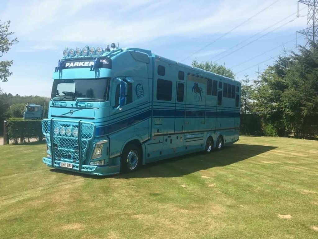 Horsebox coach